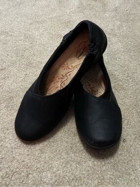 Earth Spirit Black Slip-On Ballet Flats